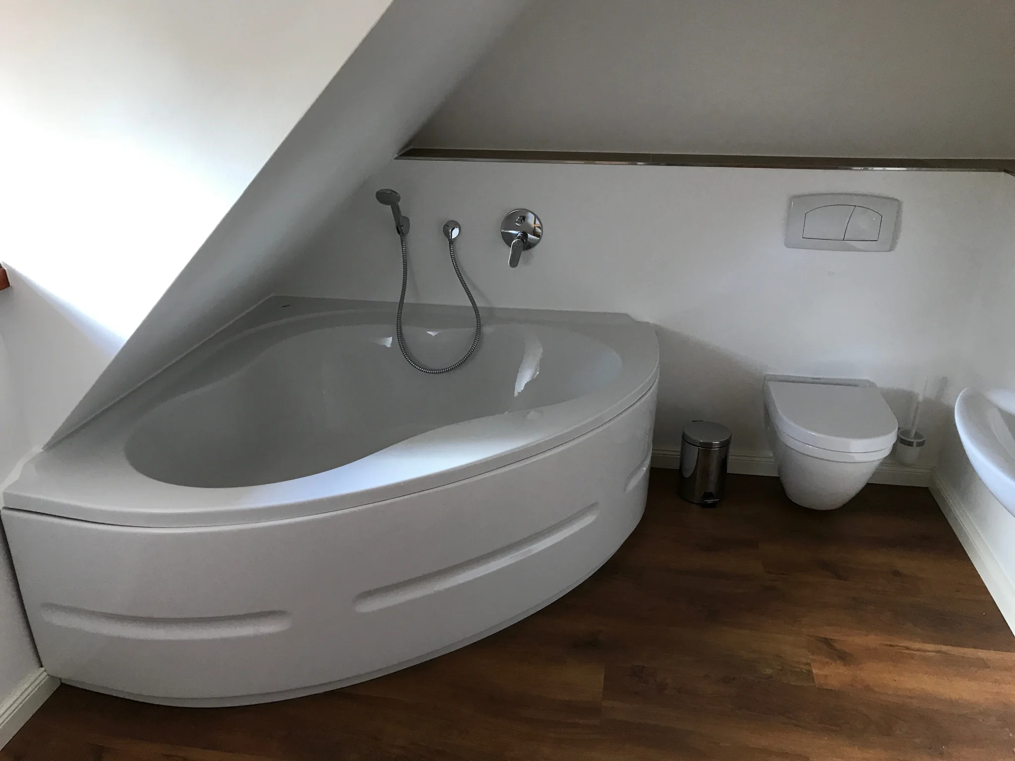 Badezimmer - Rechte Doppelhaushälfte - Ferienhaus Nordwind