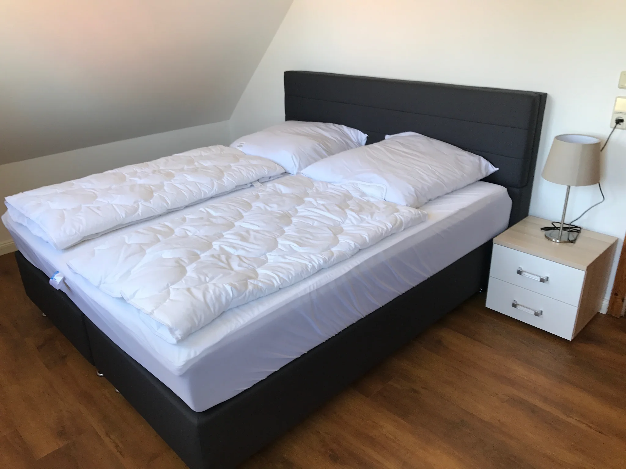 Schlafzimmer - Rechte Doppelhaushälfte - Ferienhaus Nordwind